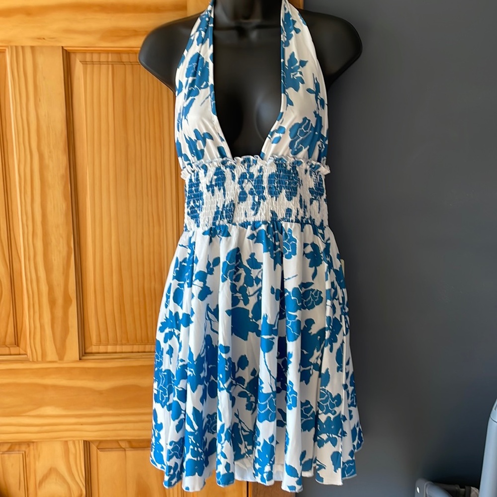Super cute summer dress!